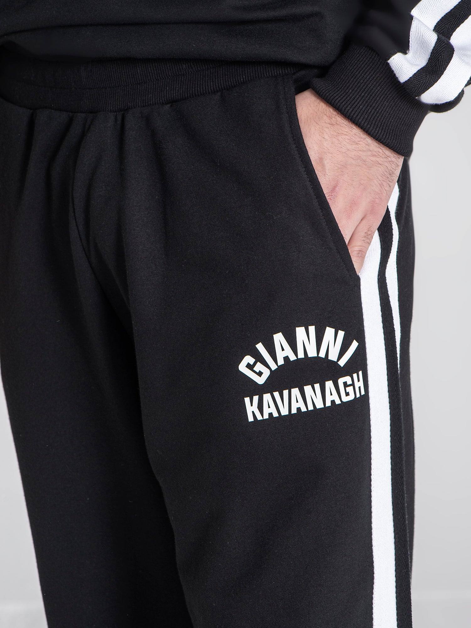 joggers / Black Crew Joggers